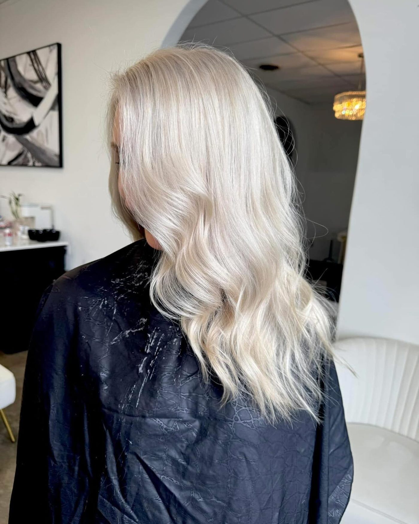 Icy platinum blonde waves
