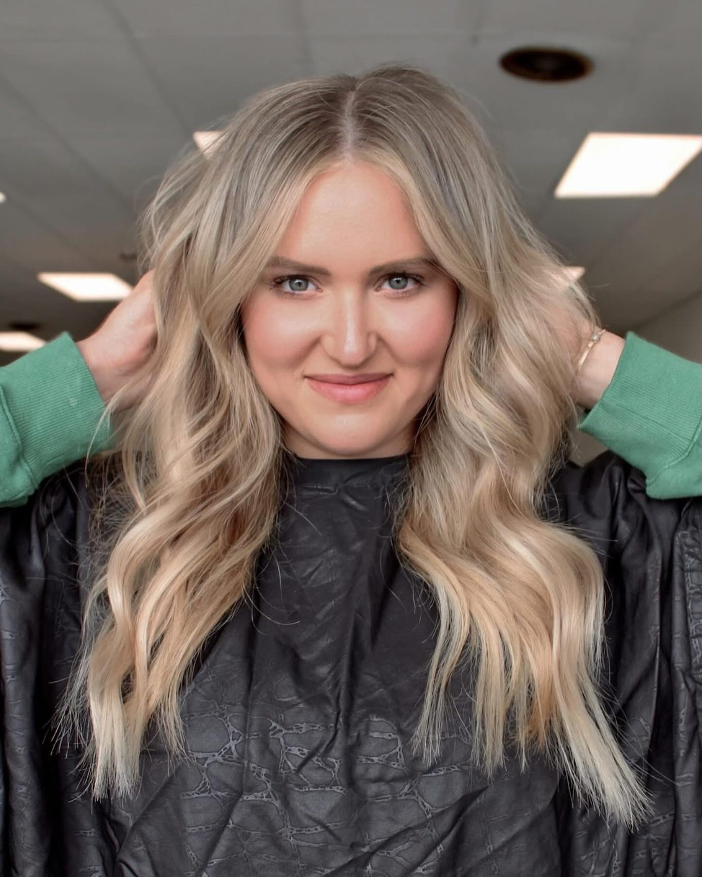 Sandy blonde waves, front facing
